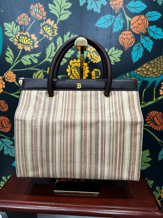 Vintage 1970s Bally Leather Lined Embossed Leather Tote - Picture 3 of 15